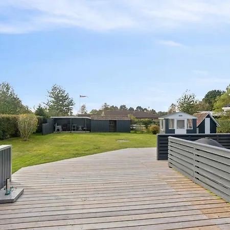 Lugnt Med Annex Och Fina Uteytor Semesterbostad *