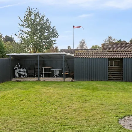 Quiet With Annex And Great Outdoor * Bogø By