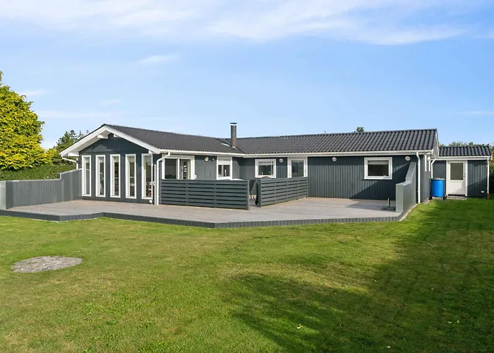 Vakantiehuis Quiet With Annex And Great Outdoor *
