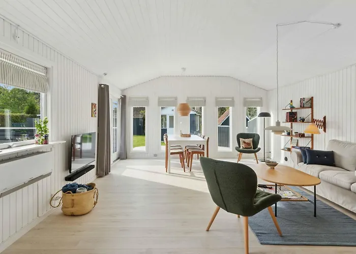 Quiet With Annex And Great Outdoor Vakantiehuis Bogø By